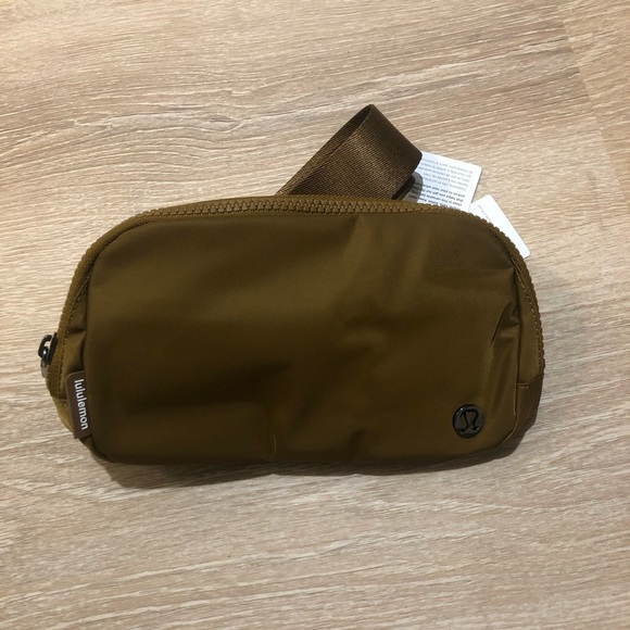 Lululemon Everywhere Belt Bag - Burnt Caramel - Picture 5 of 6